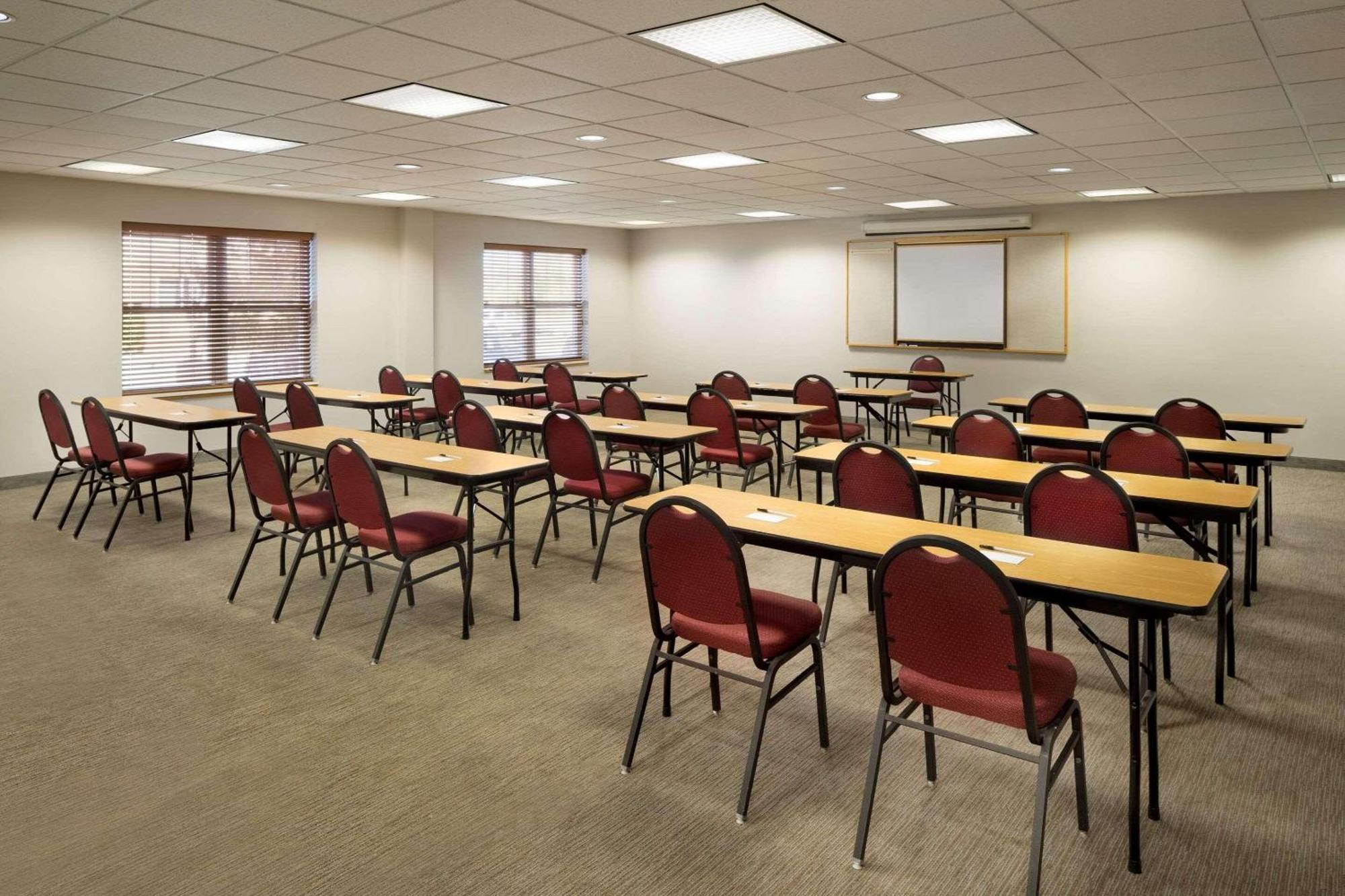 Country Inn & Suites By Radisson, Louisville East, Ky Ngoại thất bức ảnh